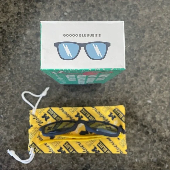 University of Michigan “Maize & Blue Sunglasses by goodr - Picture 5 of 6
